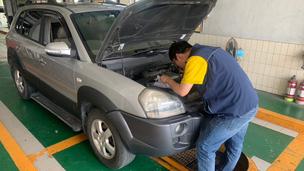 也有不少人分享自己因檢舉制度而驗車的經驗。(圖/屏東監理站)