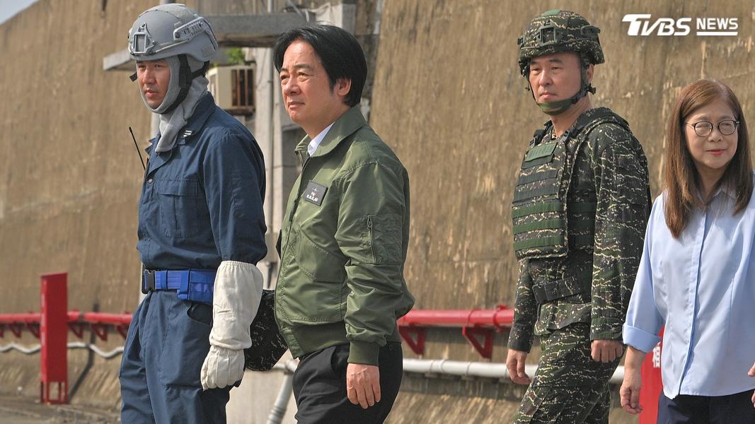 總統賴清德今(8)日赴海軍左營基地視導「濱海打擊及近岸防禦」課目。(圖/胡瑞麒攝)