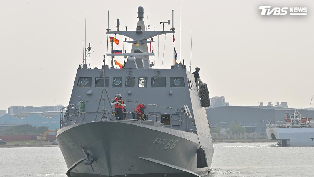 總統賴清德今(8)日赴海軍左營基地視導「濱海打擊及近岸防禦」課目。(圖/胡瑞麒攝)