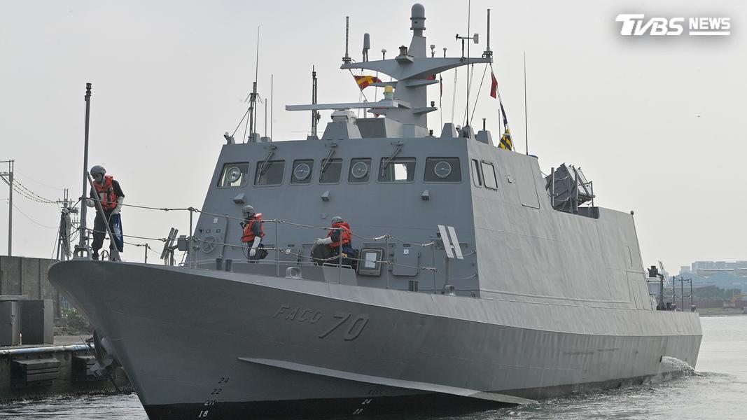 總統賴清德今(8)日赴海軍左營基地視導「濱海打擊及近岸防禦」課目。(圖/胡瑞麒攝)