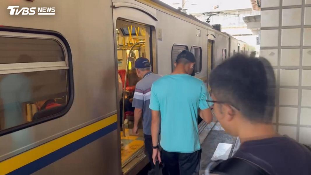台鐵區間車驚爆互毆!75歲翁攻擊列車長 回家後還提告傷害(圖/TVBS)