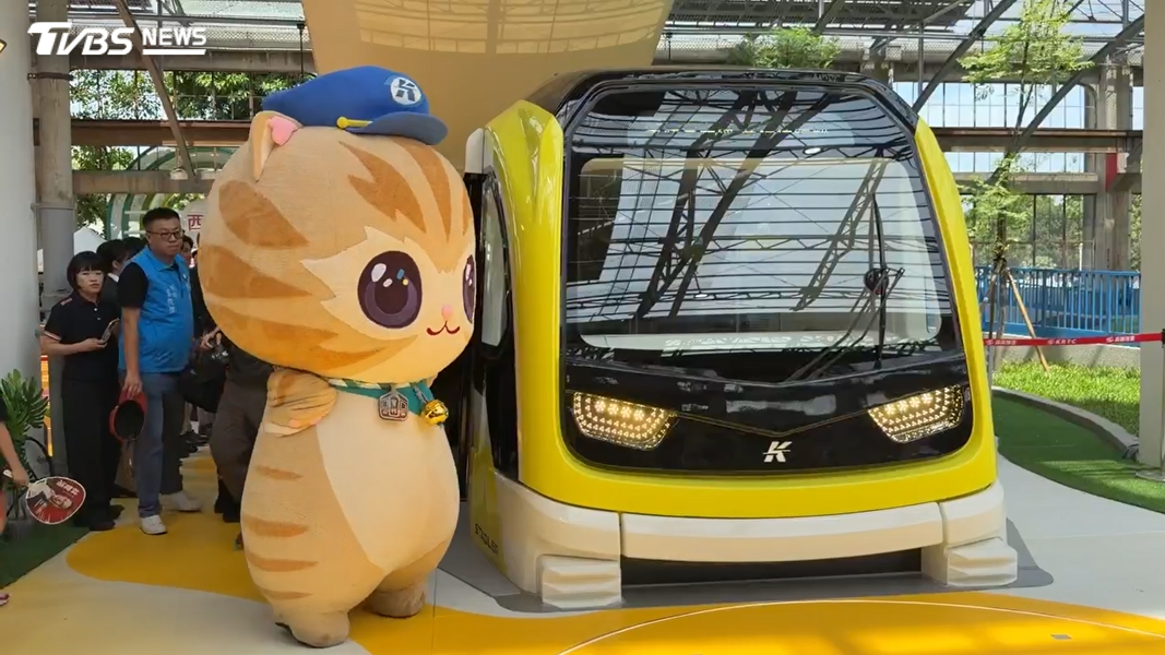 為了展現高捷公司的活力,特別選在8月8日黃線列車模型開通當天,全面換上全新制服。(圖/TVBS)