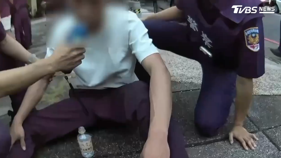 男酒駕拒檢衝撞警!2友人嗆「流氓」