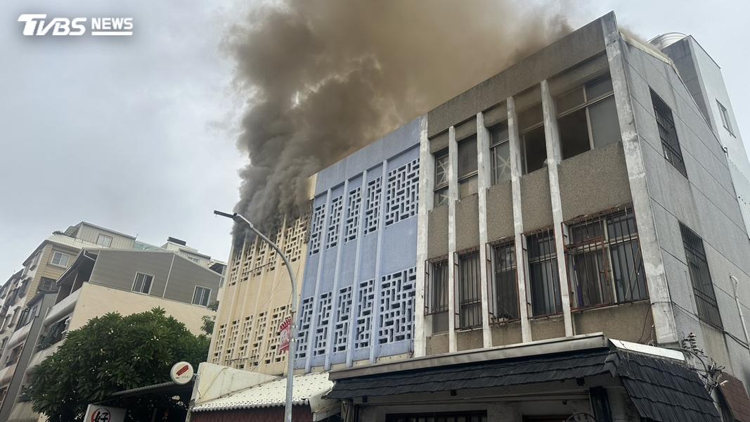 台南40年港式餐廳竄火 2名店急疏散