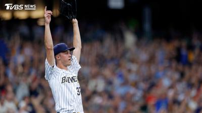 MLB/飆167公里火球!釀酒人王牌狂送9K 創史上第二快單季200K