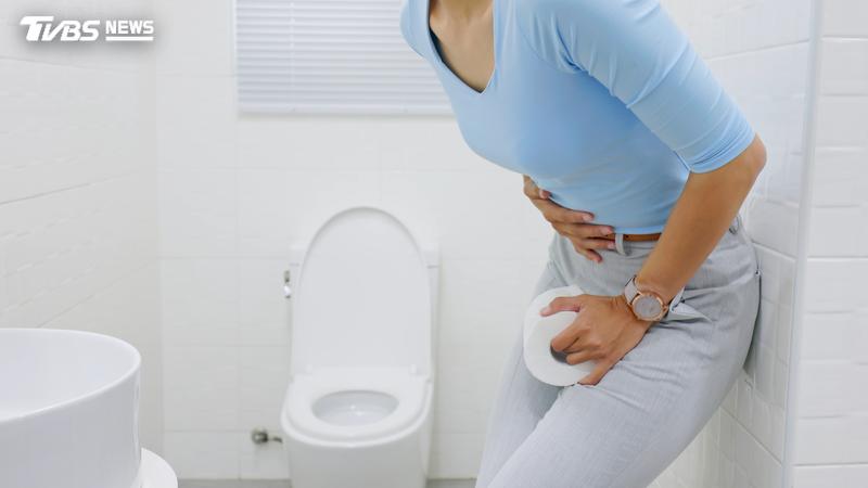 東野圭吾大腸癌逝!營養師揭「致命警訊」:別以為只是壓力大