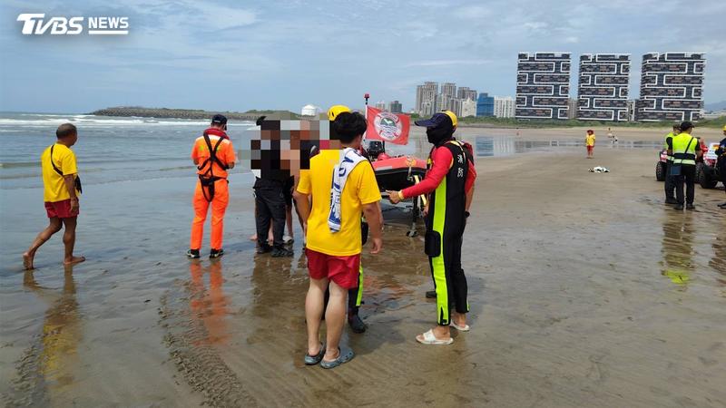 快訊/沙崙海水浴場傳溺水!國中生戲水遭大浪捲走 海巡急救援