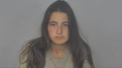 美22歲狠母持刀割喉3子女!犯案前錄影對夫喊:跟孩子說再見