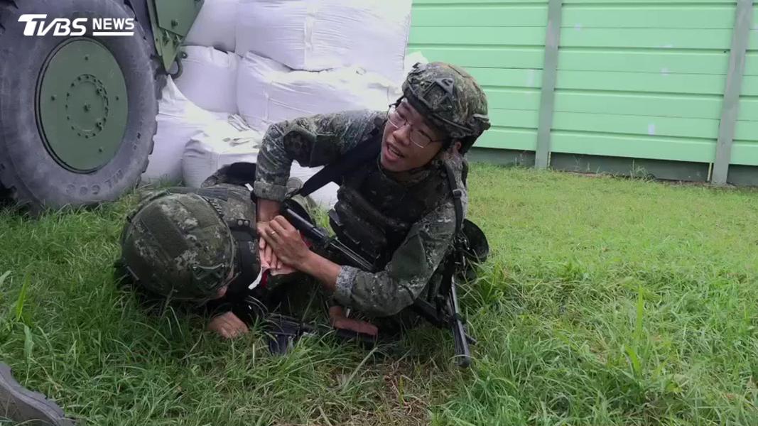 影音/「美語老師」盯漢光 現聲指導官兵戰傷救護