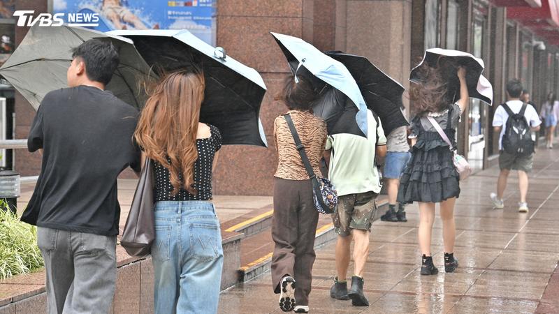 天氣/雨彈連炸10天!南部狂防短延時豪雨 8縣市高溫飆焚風