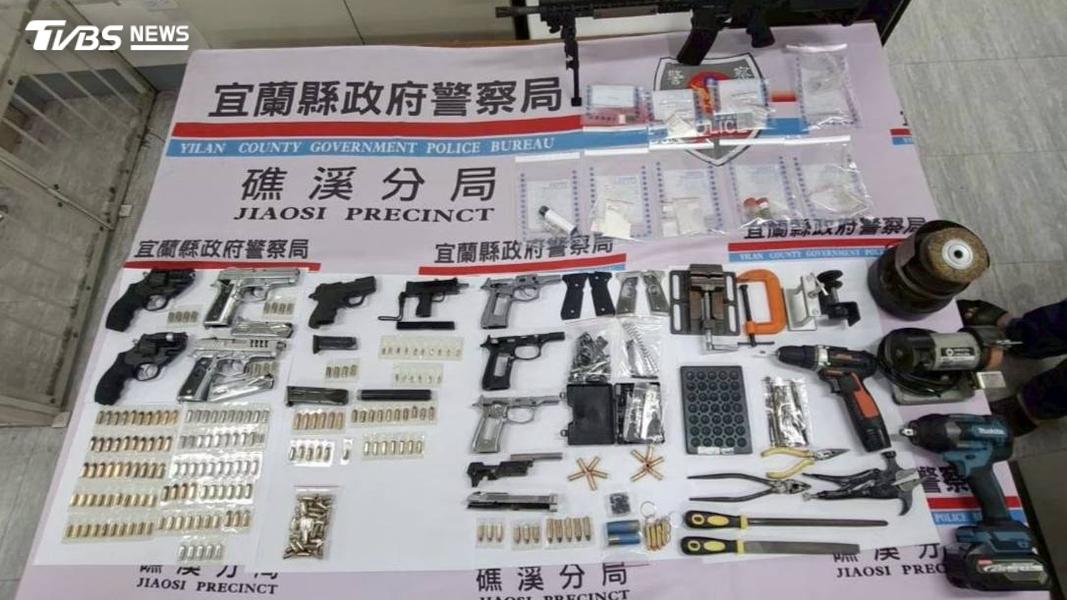 宜蘭「移動軍火庫」上路!男揹5把槍還毒駕
