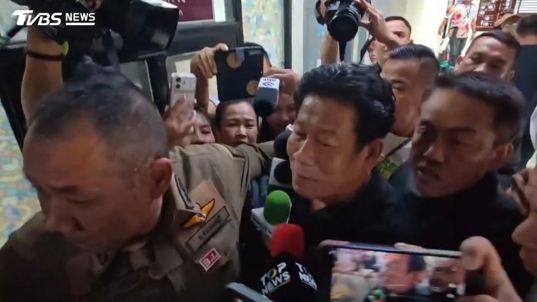 影音/殺完人致電節目自首!泰前議員「冷靜坐階梯」