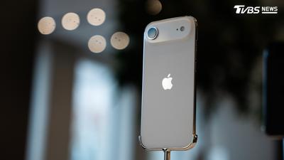 全玻璃iPhone沒喊卡?蘋果20週年新機按計畫推進 細節曝光
