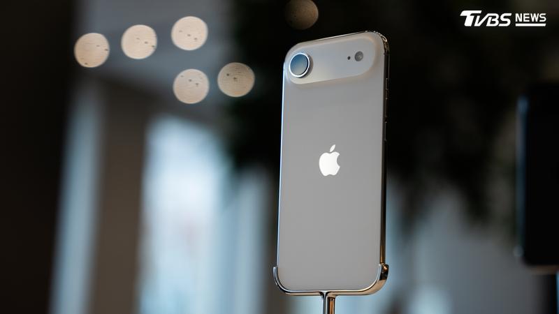全玻璃iPhone沒喊卡?蘋果20週年新機按計畫推進 細節曝光