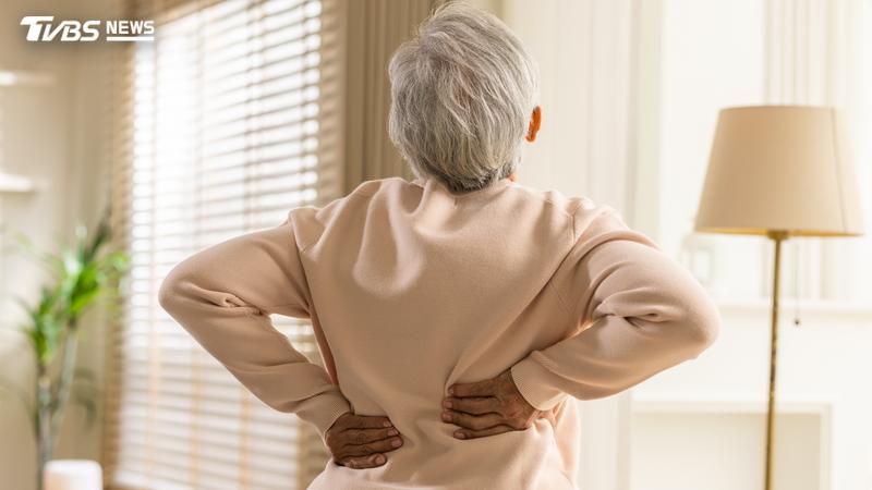 74歲嬤「擦止痛藥膏」竟腎衰竭!醫:4用法超NG