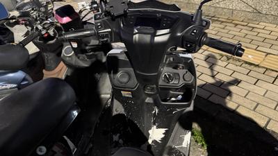 淡水天降白漆罐!3機車1汽車遭殃 警鎖定4樓住戶 查訪遭否認