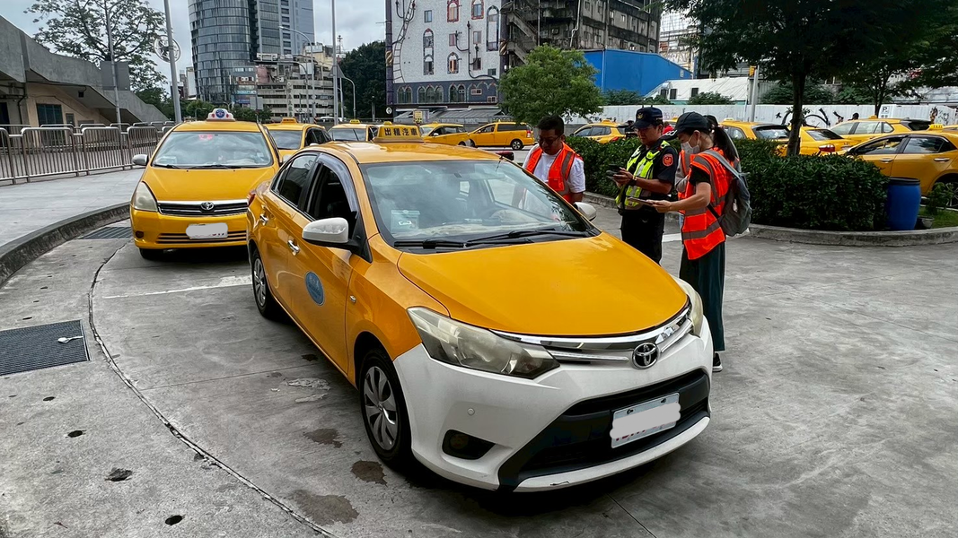 車站前「計程車亂喊價」不跳錶!乘客淪盤子氣炸 交通局祭重罰