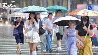天氣/雙北燒燙燙、南部濕答答!暴雨連炸 降雨一路到下週