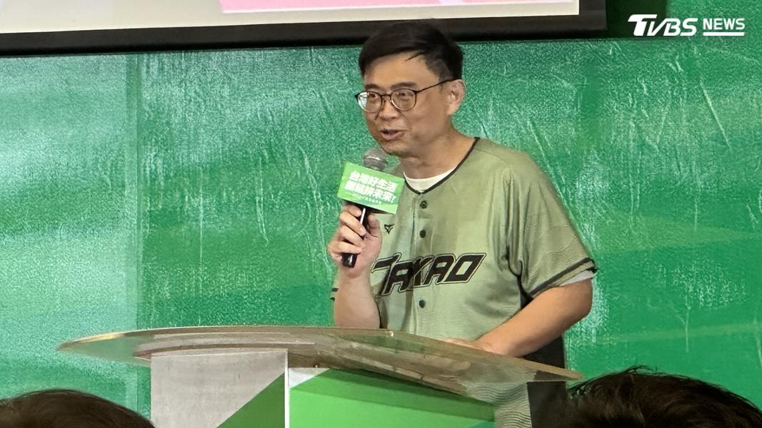 賴瑞隆於民進黨行動中常會中報告市政願景。(圖/潘袁詩羽攝)