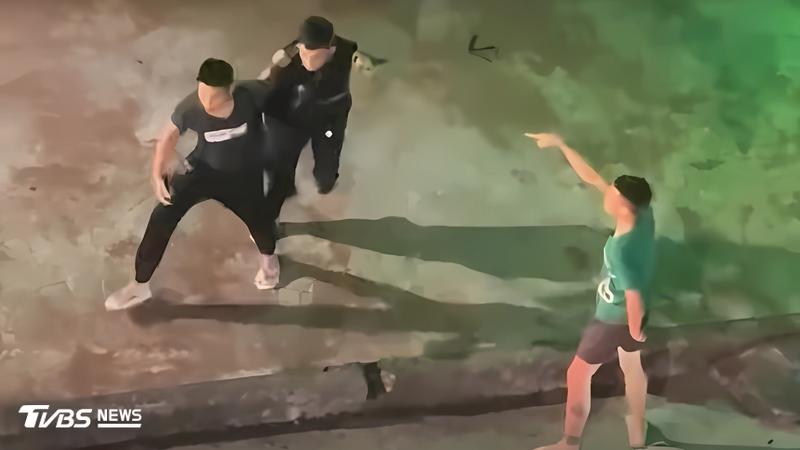 台中驚傳當街擄人?2男嗆「不上車就開槍」 竟是惡搞好友幫慶生