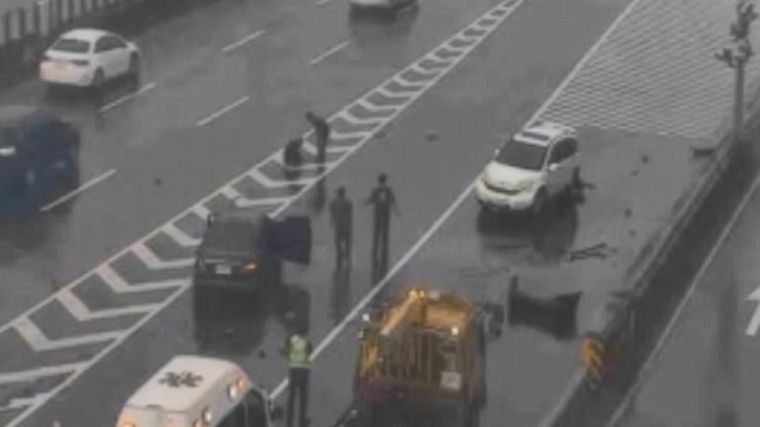 台74線清晨車禍!撞護欄又二次事故 2人送醫