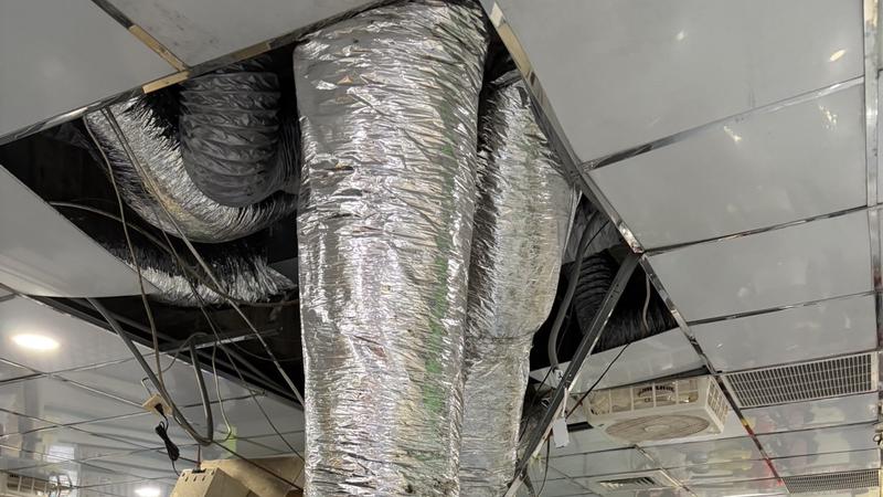 國軍高雄總醫院候診區「天花板大崩塌」 嚇人畫面曝光