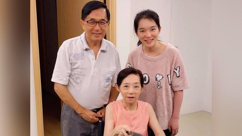 前總統陳水扁與女兒陳幸妤(右)、妻子吳淑珍的合照。(圖/翻攝自陳致中臉書)