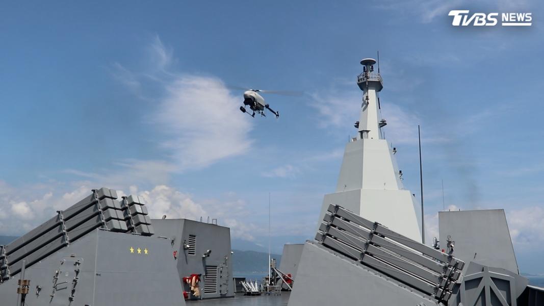 艦載型無人機放飛畫面。(圖/海軍司令部提供)