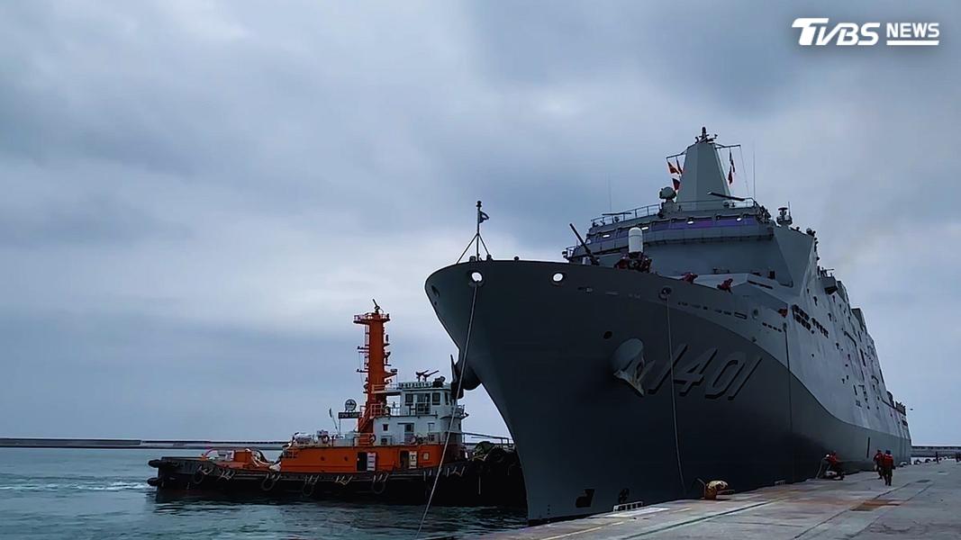 海軍與海巡署近日共同執行「聯合反封鎖護航」課目。(圖/海軍司令部提供)