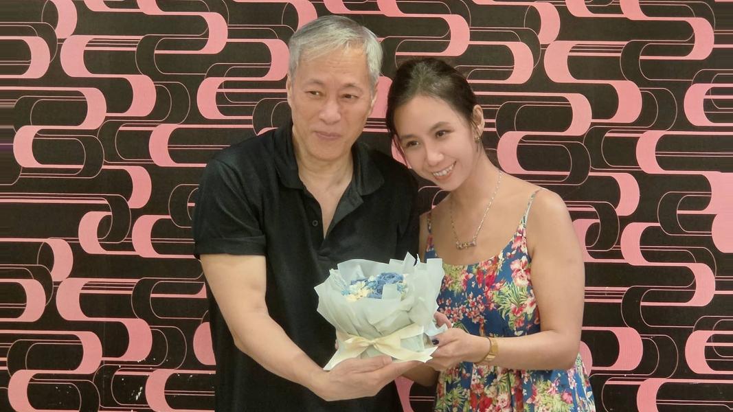 童芯(右)被爆介入前聯勤司令部中校哈用勒巴克的家庭。(圖/翻攝自陳苡孋臉書)