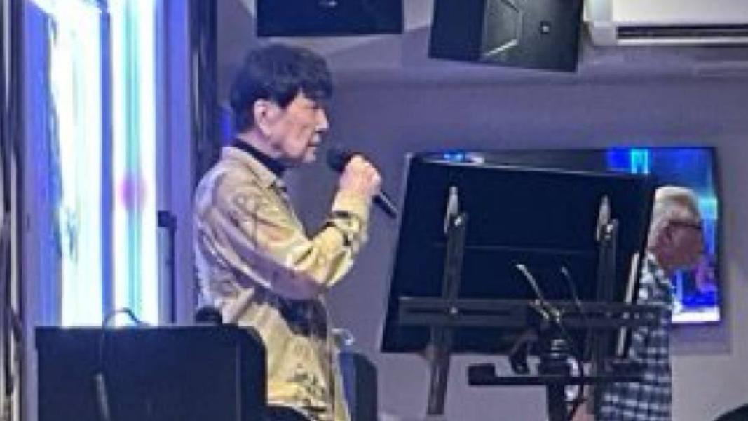 謝雷為演唱會零缺點,得空就去卡拉OK店演練曲目。(圖/欣代唱片)