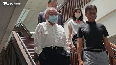 錢櫃女員工關窗墜亡!練台生出庭不認罪 律師:沒人叫她踩塑膠籃