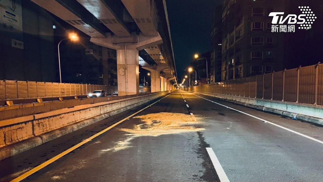 溫姓替代役遭丟包台64慘死,駕駛事發前曾下車查看。(圖/TVBS資料畫面)