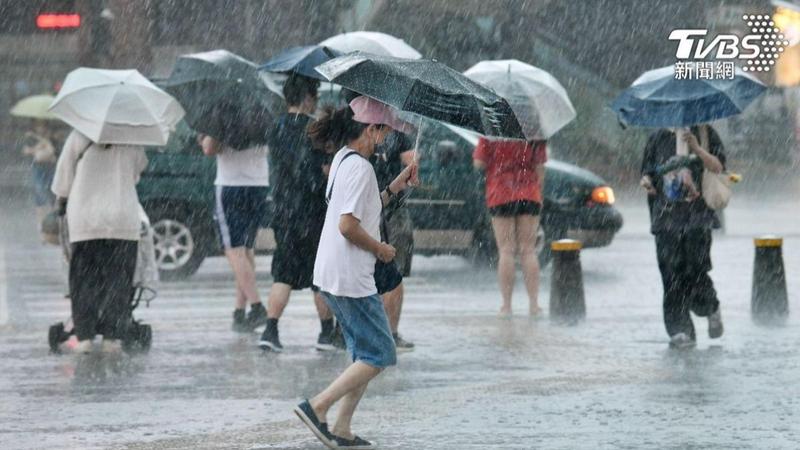 明天天氣/西南風發威!全台嚴防雨彈 這天逢年度大潮