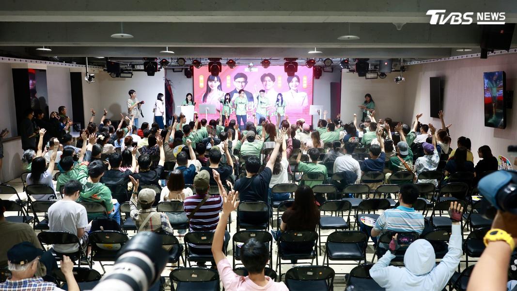 「DPP 唱歌見面會 2026 台北‧高雄 GO」現場座位沒坐滿。(圖/華子琛攝)