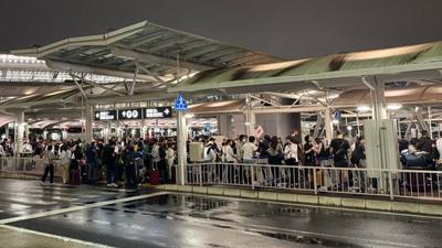 日本千葉破紀錄豪雨!東京-成田機場「全面癱瘓」 旅客受困塞爆