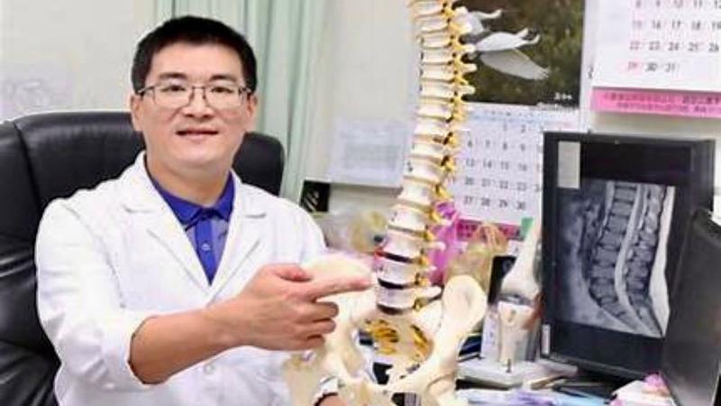 趙建銘診所「評論區開戰」!酸病患住高檔飯店 狂嗆1星負評
