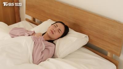 半夜胸悶喘不過氣!別誤認鬼壓床 醫揪真兇「嚴重恐血便、嘔血」