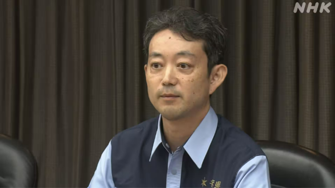 熊谷知事說明,千葉市在短短12小時內降下往年8月份單月平均降雨量的3倍。(圖/翻攝自NHK)