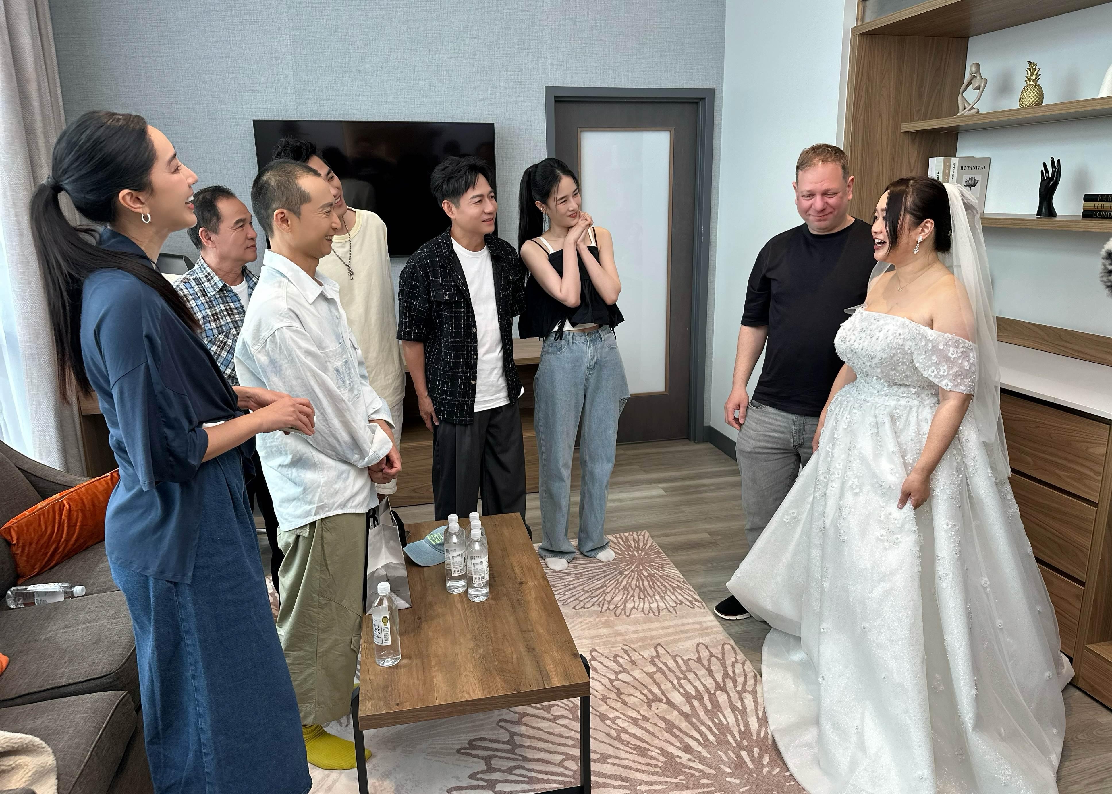 隋棠聽聞關於孩子健康出狀況的故事忍不住哽咽。(圖/三立提供)
