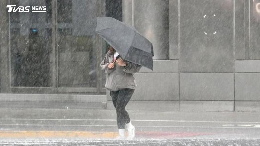 天氣/午後雷雨來了!13縣市大雨特報 防雷擊、強陣風