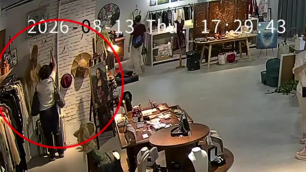 王宥忻斥資2億開公益店 女子趁亂「偷走名牌包」監視器全拍下