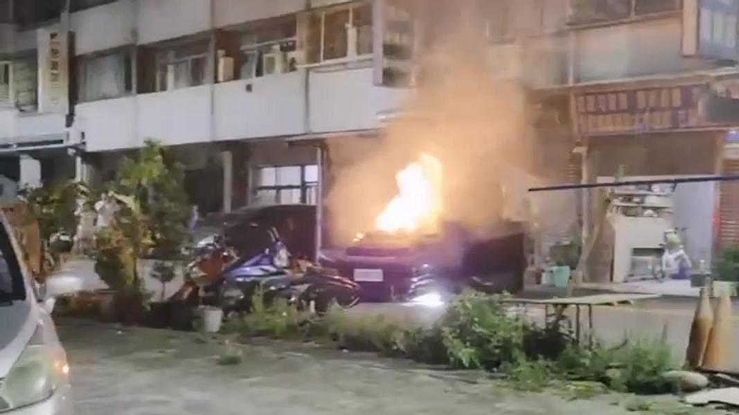 台中保時捷-台中保時捷翻車-台中智惠街保時捷翻車-智惠街翻車-智惠街保時捷-保時捷火災