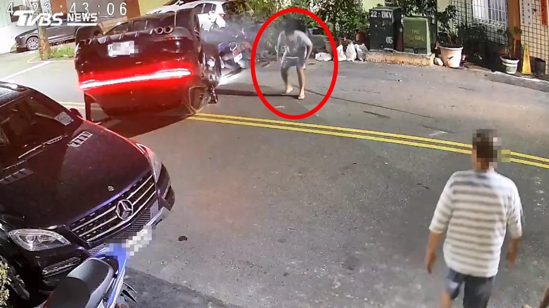 台中保時捷-台中保時捷翻車-台中智惠街保時捷翻車-智惠街翻車-智惠街保時捷-保時捷火災