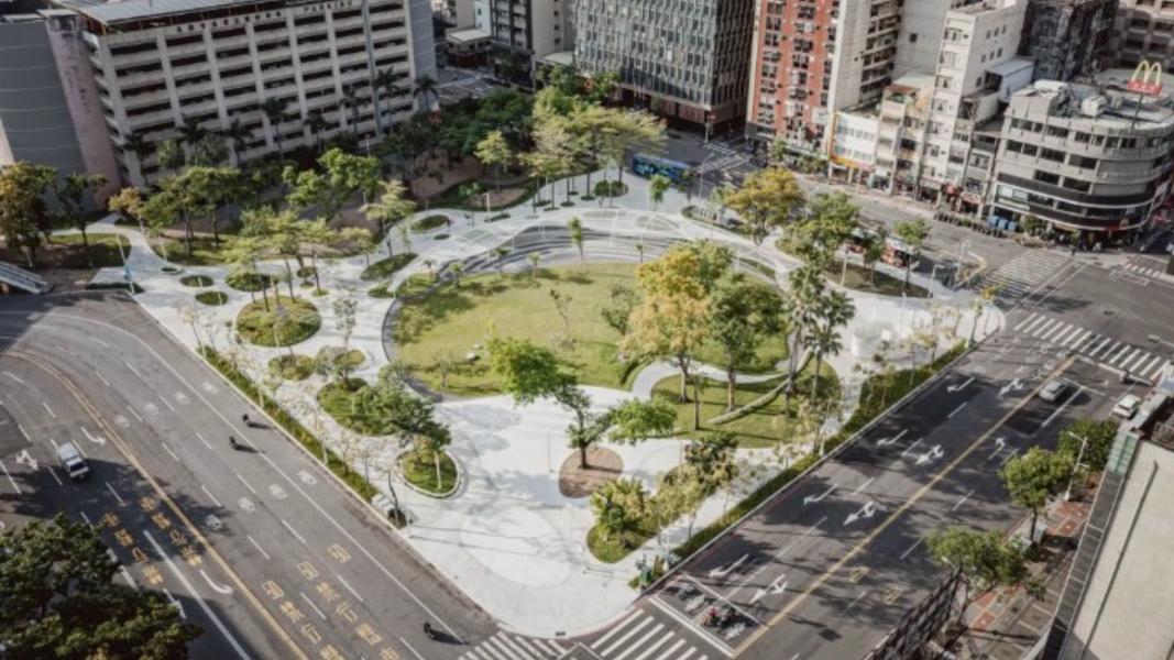 高雄為充滿藝文氣息與科技前景的國際港都。(圖/翻攝自高雄市政府臉書)