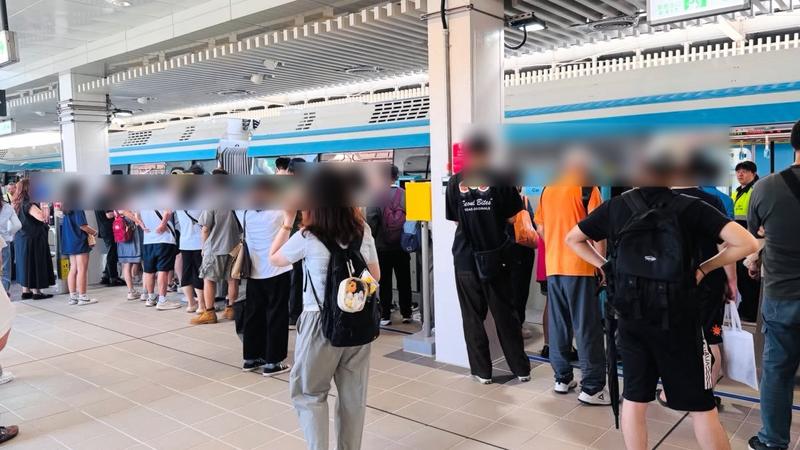 北捷三鶯線傳出美工刀攻擊!通緝犯遭警壓制 列車停駛中