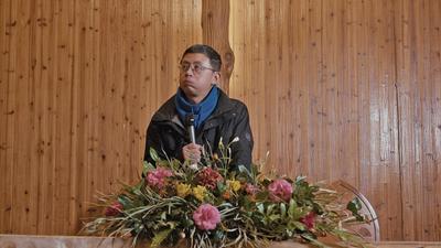 呱吉才宣布不辦走鐘獎!「生前告別式」曝光 顏社老闆情緒潰堤現場一度中斷