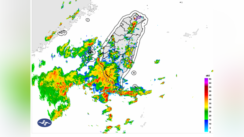 天氣/雨彈狂炸2小時!基隆雙北大雷雨 石碇發布暴雨警戒