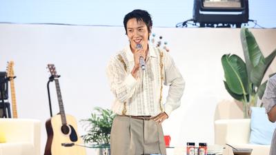 直擊/鄭容和化身大廚「親自做涼麵」! 跳ATEEZ「微震胸」粉絲暴動