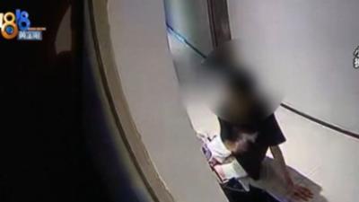 清晨闖正妹家「猛聞鞋」!陸男沉醉狂吸 噁心畫面全錄下